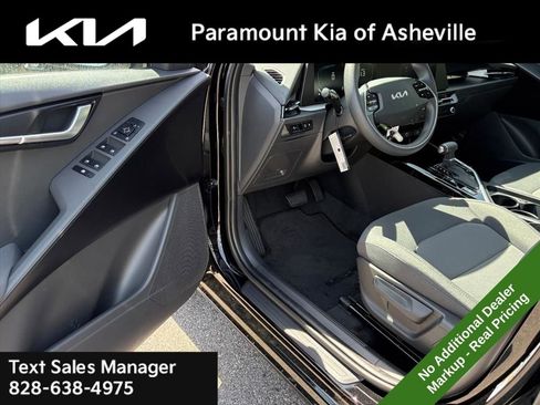 New 2026 Kia Niro LX FWD image 13