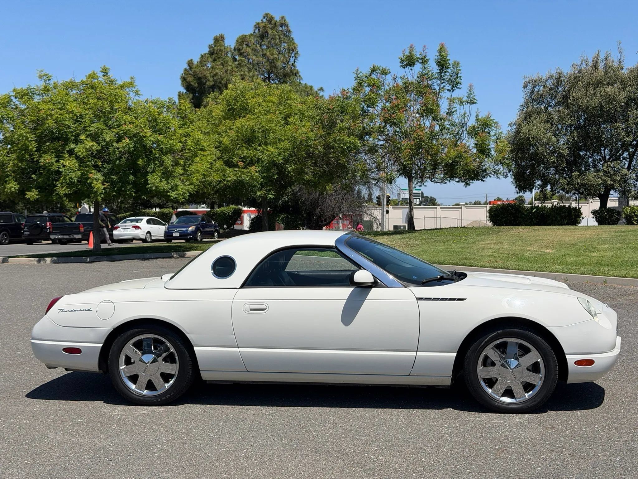 Used 2002 Ford Thunderbird RWD image 6
