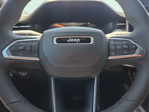 Used 2025 Jeep Compass Limited AWD/4WD image 19