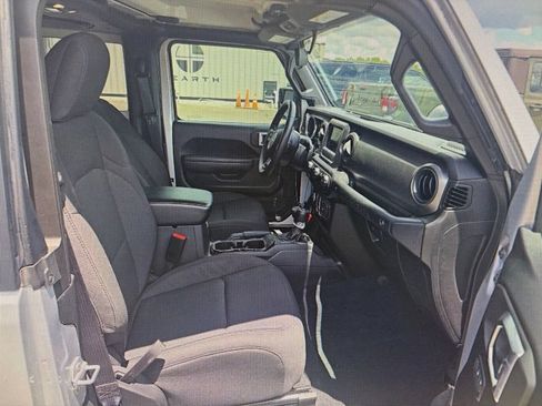 Used 2022 Jeep Wrangler Sport AWD/4WD image 8