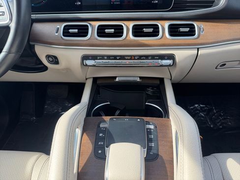 Certified 2022 Mercedes-Benz GLE 350 w/ Premium Package image 11