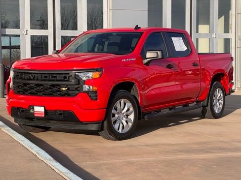 Used 2024 Chevrolet Silverado 1500 Custom image 1