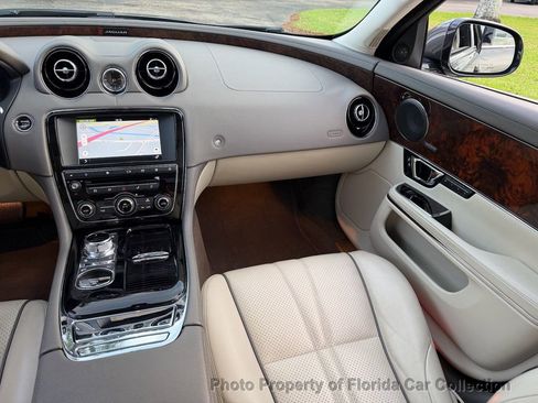 Used 2017 Jaguar XJ R-Sport RWD image 12