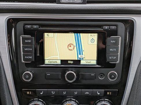 Used 2012 Volkswagen Passat TDI SE image 13