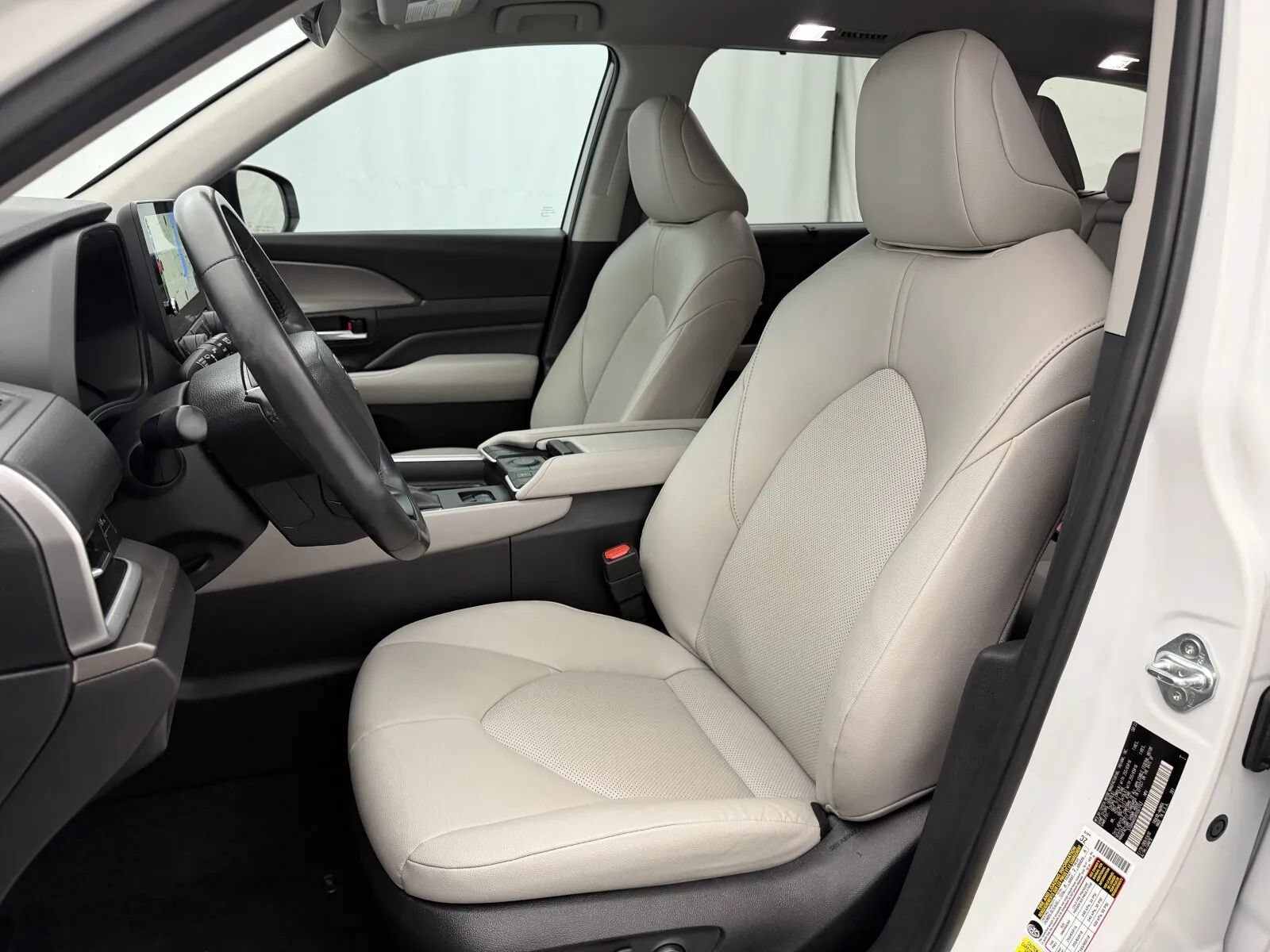 Used 2024 Toyota Grand Highlander FWD image 10