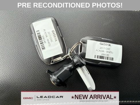 Used 2017 GMC Acadia SLE AWD/4WD image 28