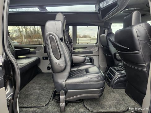 Used 2021 Chevrolet Express 2500 LS w/ Enhanced Convenience Package image 29