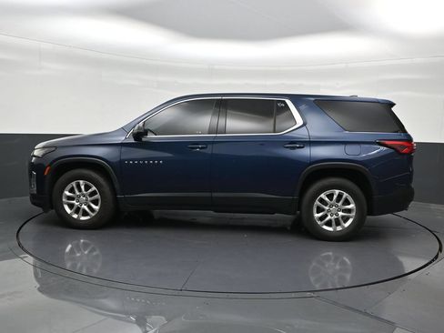 Used 2023 Chevrolet Traverse LS FWD image 2