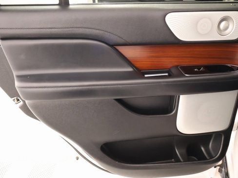Used 2018 Lincoln Navigator Reserve w/ Technology Package image 17
