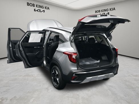 New 2026 Kia Seltos S FWD image 17