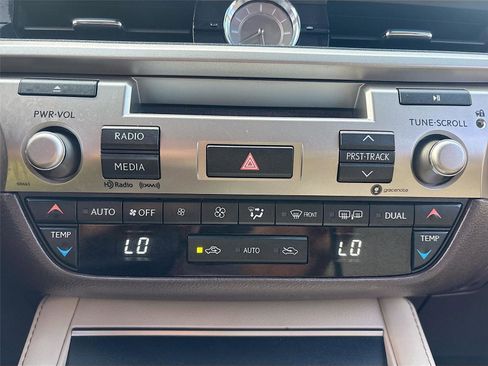 Used 2017 Lexus ES 350 w/ Accessory Package 2 image 16