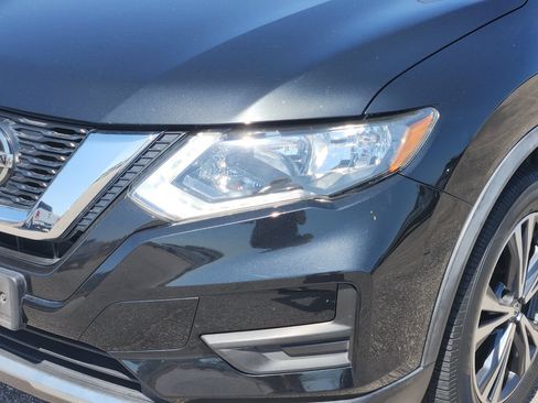 Used 2020 Nissan Rogue SV w/ Premium Package FWD image 5