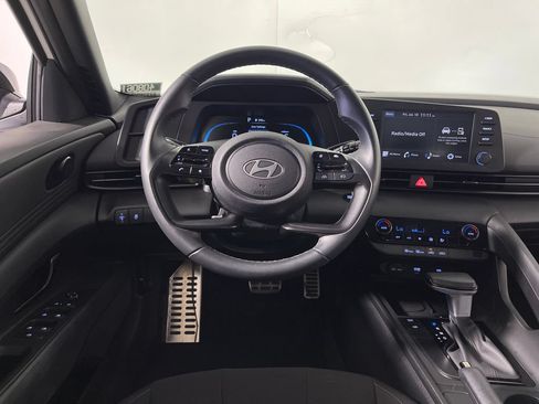 Certified 2025 Hyundai Elantra Sport FWD image 15
