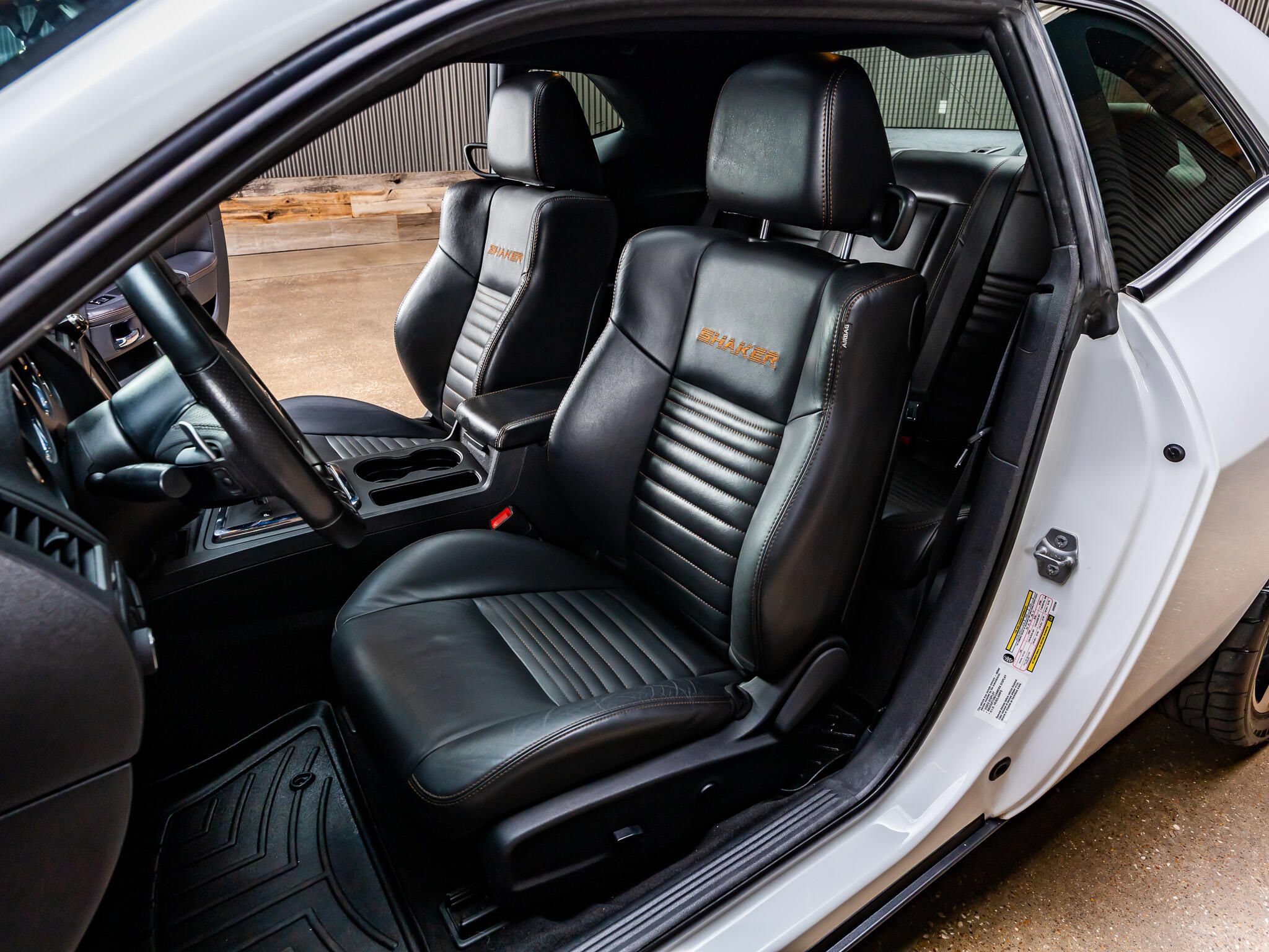 Used 2014 Dodge Challenger R/T RWD image 24