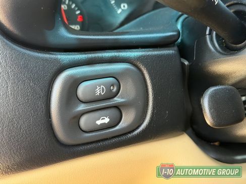 Used 2001 Chevrolet Corvette Convertible w/ Preferred Equipment Group1 RWD image 19