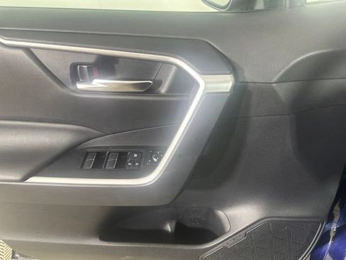 Used 2021 Toyota RAV4 XLE Premium AWD/4WD image 10