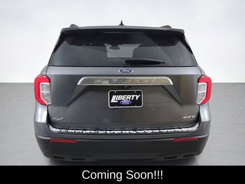 Used 2023 Ford Explorer XLT image 4