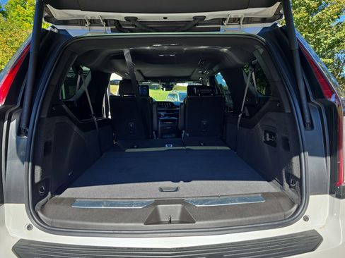 Used 2021 Cadillac Escalade ESV Premium Luxury image 13