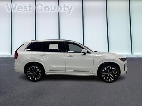 Certified 2025 Volvo XC90 B6 Plus AWD/4WD image 2