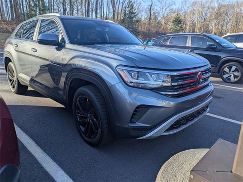 Certified 2023 Volkswagen Atlas Cross Sport SE w/ Panoramic Sunroof Package image 2