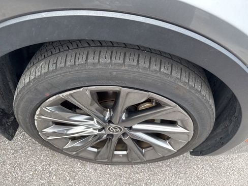 Used 2025 Toyota Crown Limited w/ Advanced Technology Package image 4