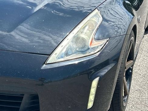 Used 2017 Nissan 370Z Touring RWD image 10