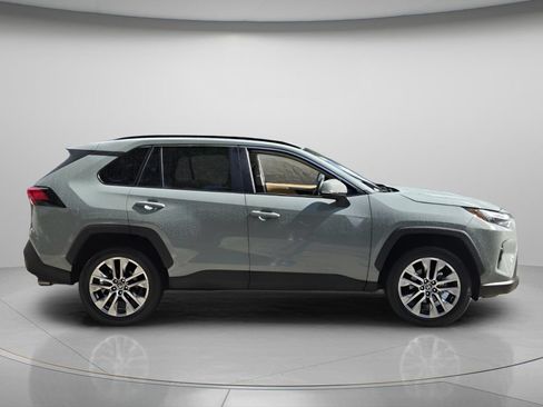 Used 2023 Toyota RAV4 XLE Premium FWD image 3