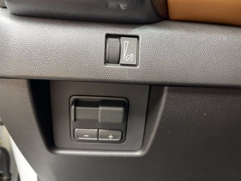New 2026 GMC Canyon AT4 w/ Technology Plus Package AWD/4WD image 12
