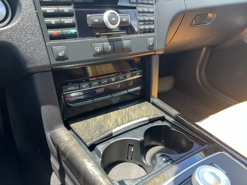 Used 2010 Mercedes-Benz E 350 Sedan image 24
