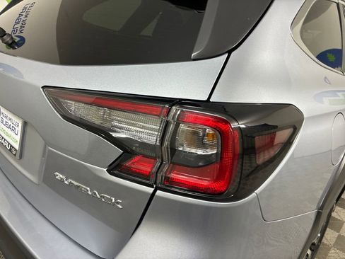 Used 2025 Subaru Outback Premium AWD/4WD image 33