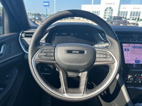 New 2025 Jeep Grand Cherokee L Limited w/ Luxury Tech Group II image 23