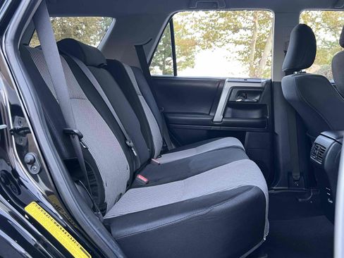 Used 2014 Toyota 4Runner SR5 image 32