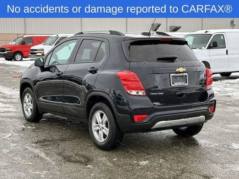 Certified 2022 Chevrolet Trax LT w/ LT Convenience Package image 3