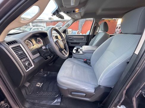 Used 2019 RAM 1500 Classic SLT image 10