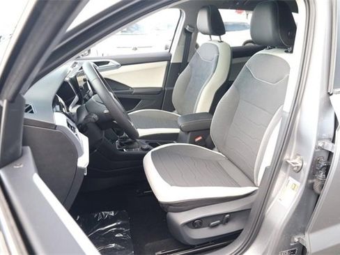 New 2025 Volkswagen Taos SE image 8