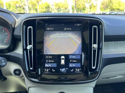 Used 2019 Volvo XC40 T5 Inscription image 25