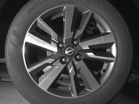 Used 2025 Nissan Versa SV image 15