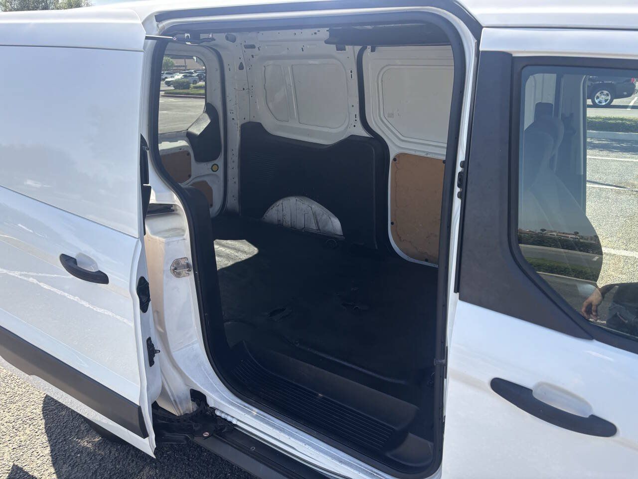 Used 2016 Ford Transit Connect XLT FWD image 9