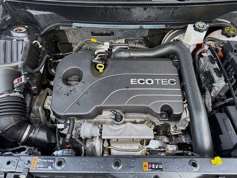 Used 2022 Chevrolet Equinox RS w/ LPO, Floor Liner Package FWD image 29