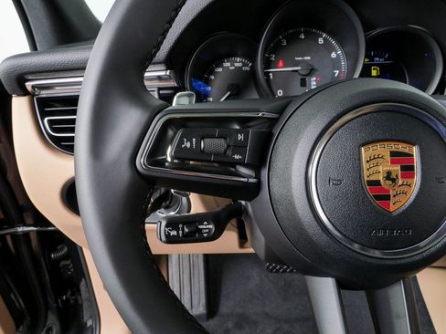 New 2026 Porsche Macan AWD/4WD image 10