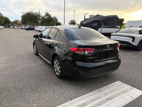 Used 2025 Toyota Corolla LE FWD image 3