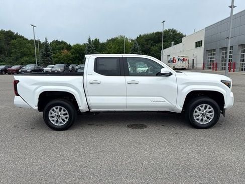 Used 2026 Toyota Tacoma SR5 AWD/4WD image 13