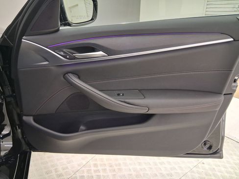 Certified 2022 BMW 540i image 36