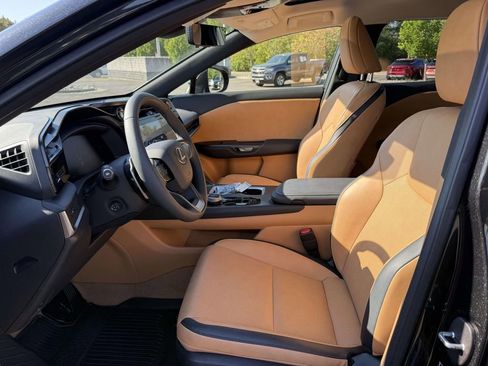 Used 2025 Lexus RZ 450e w/ Technology Package AWD/4WD image 14