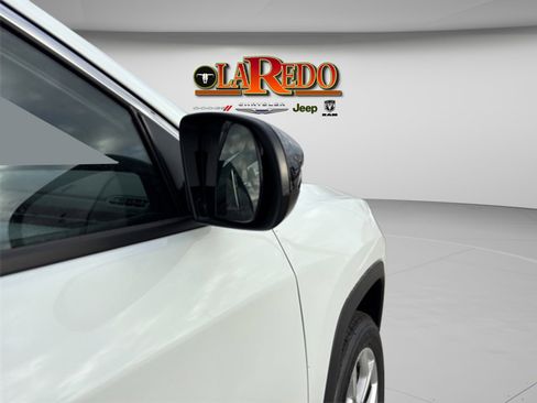 New 2026 Jeep Compass Latitude image 10