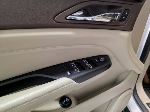 Used 2016 Cadillac SRX Luxury w/ Driver Awareness Package FWD image 11