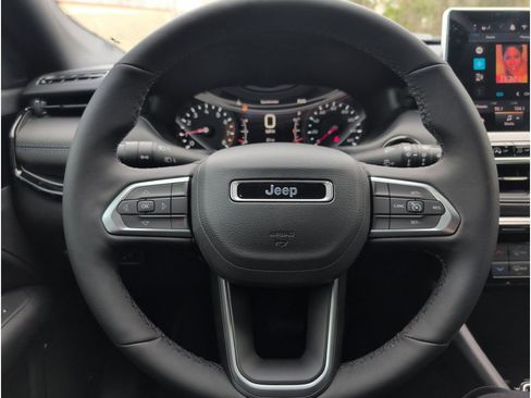 New 2026 Jeep Compass Latitude image 22