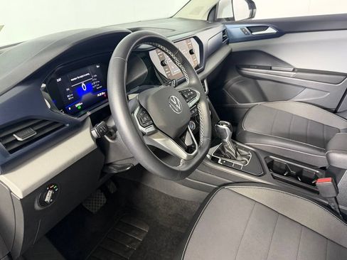 Used 2023 Volkswagen Taos SE w/ Panoramic Sunroof Package FWD image 15