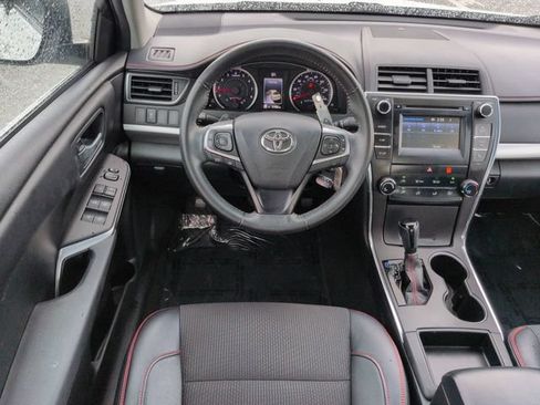Used 2016 Toyota Camry SE FWD image 15
