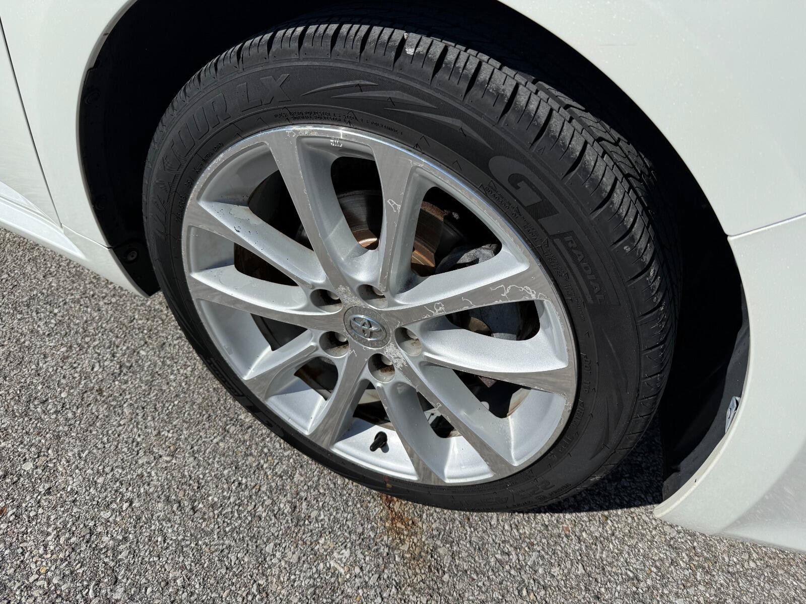 Used 2013 Toyota Avalon FWD image 20